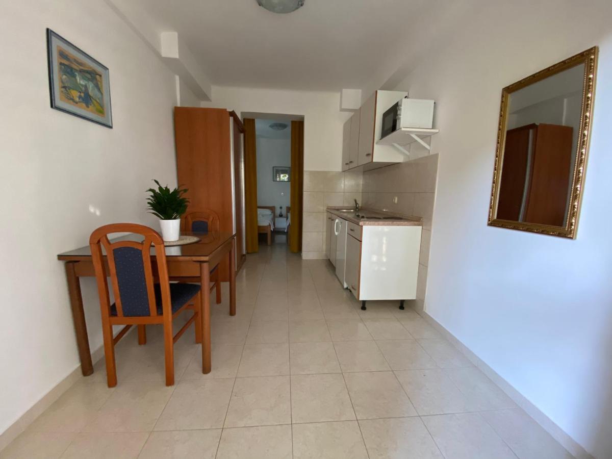 Emanuela 2 Apartamento Novalja Exterior foto