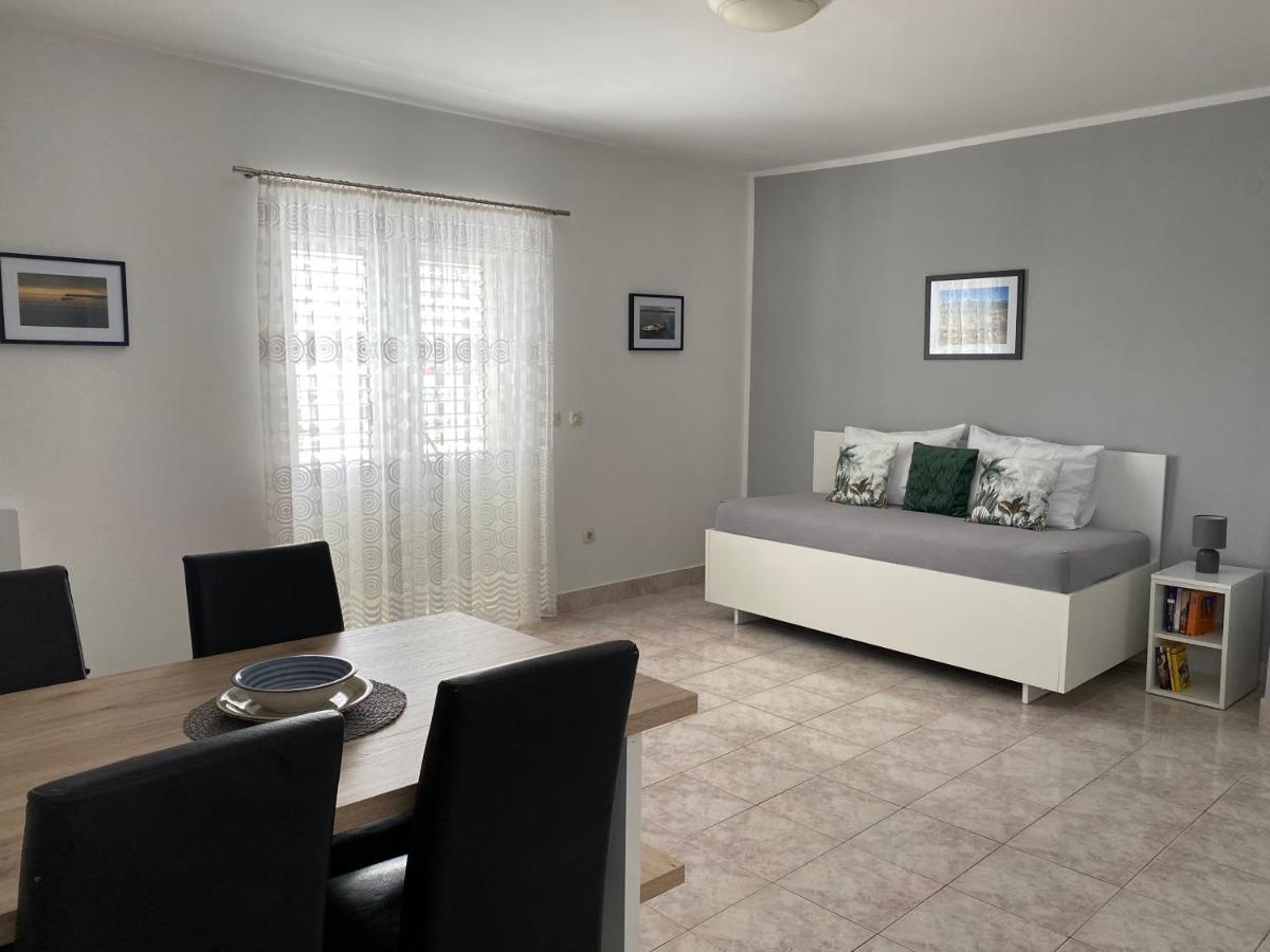 Emanuela 2 Apartamento Novalja Exterior foto