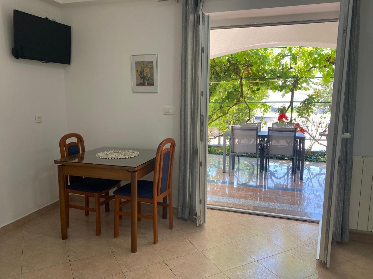 Emanuela 2 Apartamento Novalja Exterior foto